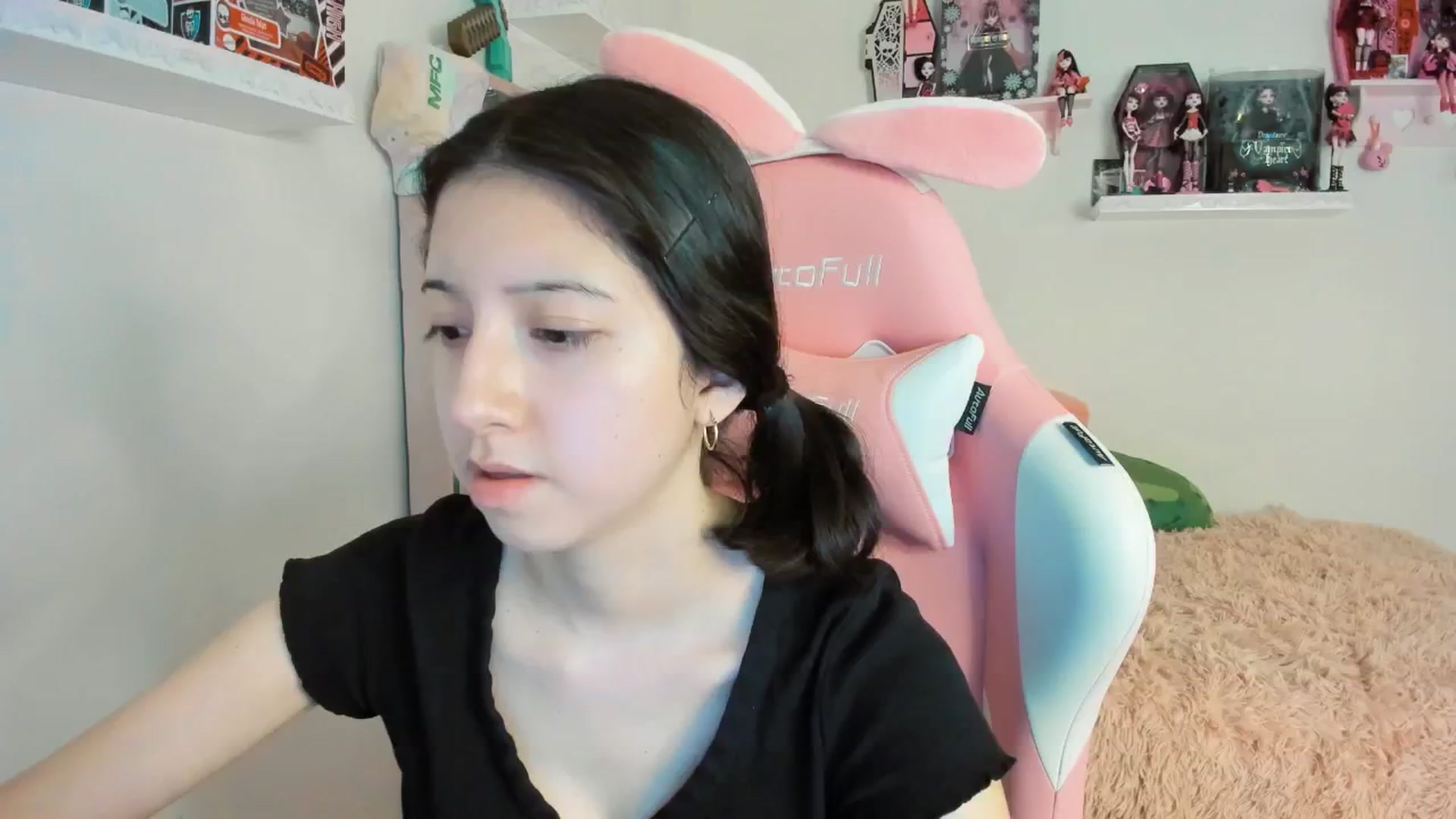 Gallery image thumbnail from Cherrycute666's myfreecams stream on, 01/12/2025, 06:41 image 4 of 20