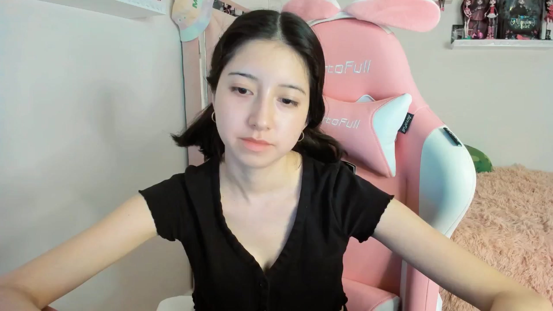 Gallery image thumbnail from Cherrycute666's myfreecams stream on, 01/12/2025, 06:41 image 14 of 20