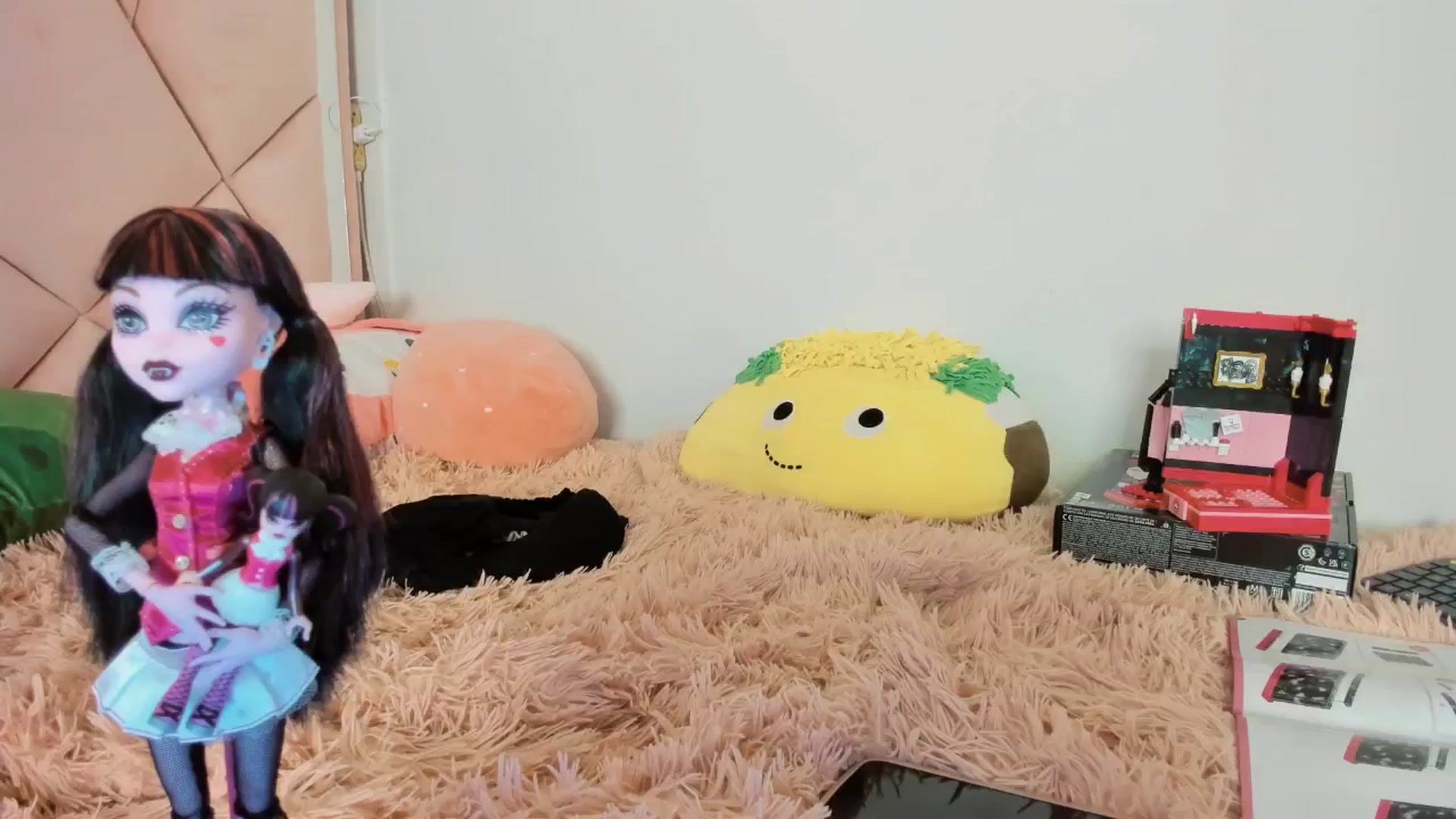 Gallery image thumbnail from Cherrycute666's myfreecams stream on, 01/12/2025, 08:01 image 2 of 20