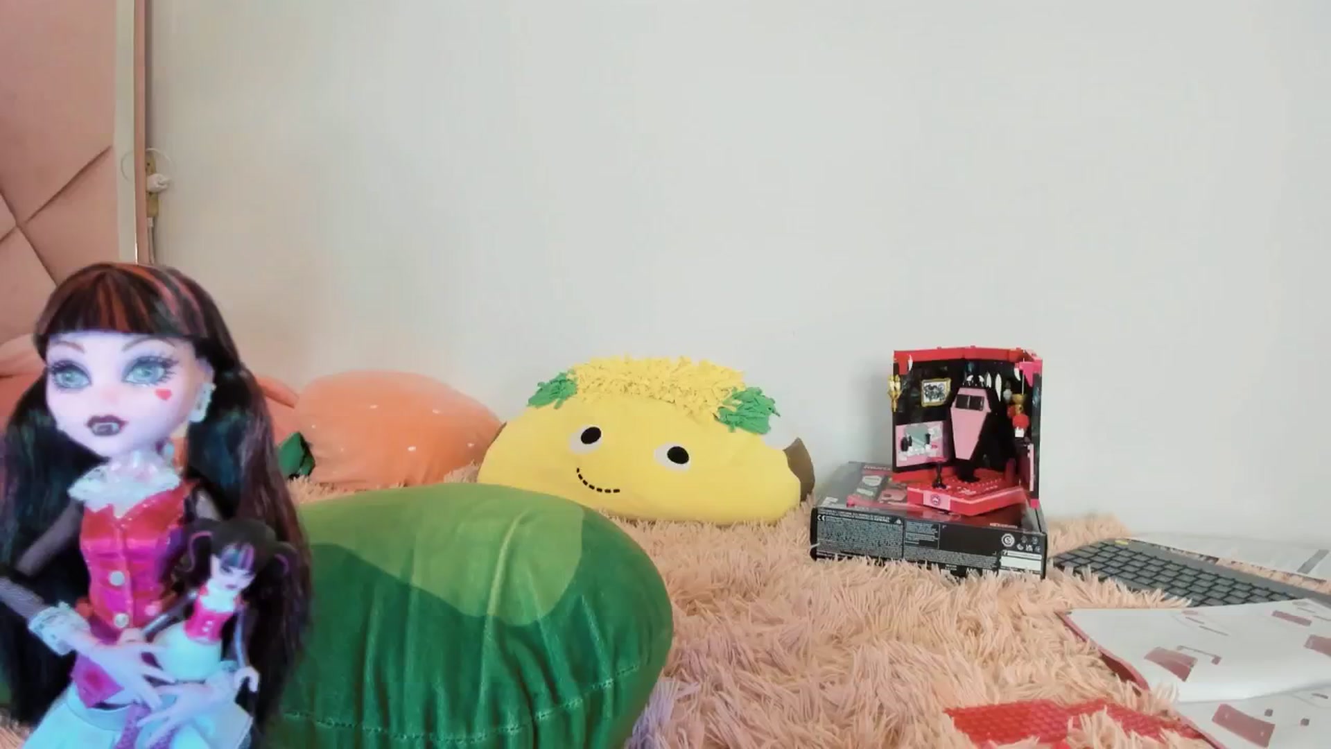 Gallery image thumbnail from Cherrycute666's myfreecams stream on, 01/12/2025, 08:01 image 14 of 20
