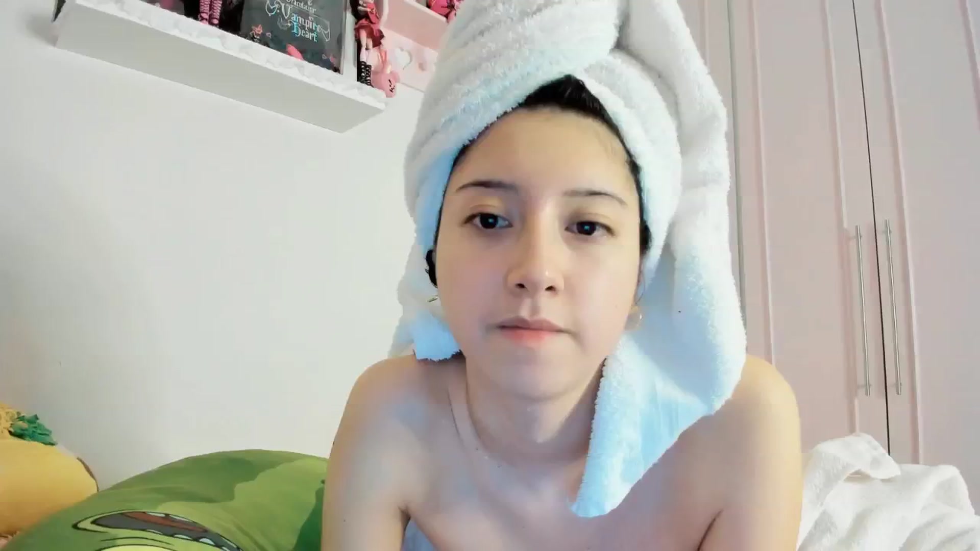 Gallery image thumbnail from Cherrycute666's myfreecams stream on, 01/12/2025, 11:55 image 9 of 20