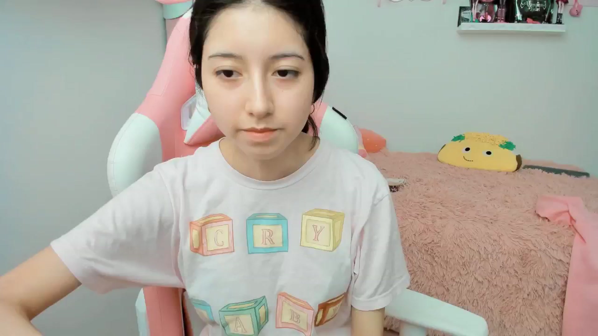 Gallery image thumbnail from Cherrycute666's myfreecams stream on, 01/13/2025, 20:31 image 14 of 20