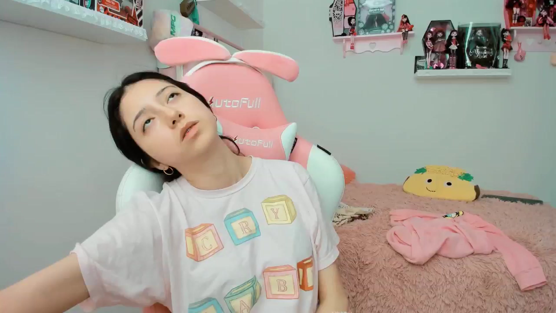 Gallery image thumbnail from Cherrycute666's myfreecams stream on, 01/13/2025, 20:31 image 11 of 20