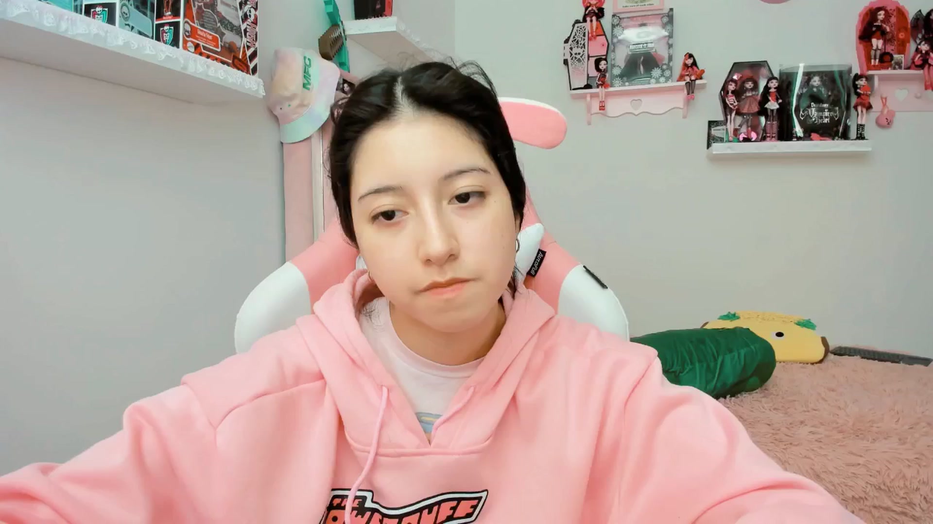 Gallery image thumbnail from Cherrycute666's myfreecams stream on, 01/13/2025, 22:32 image 2 of 20