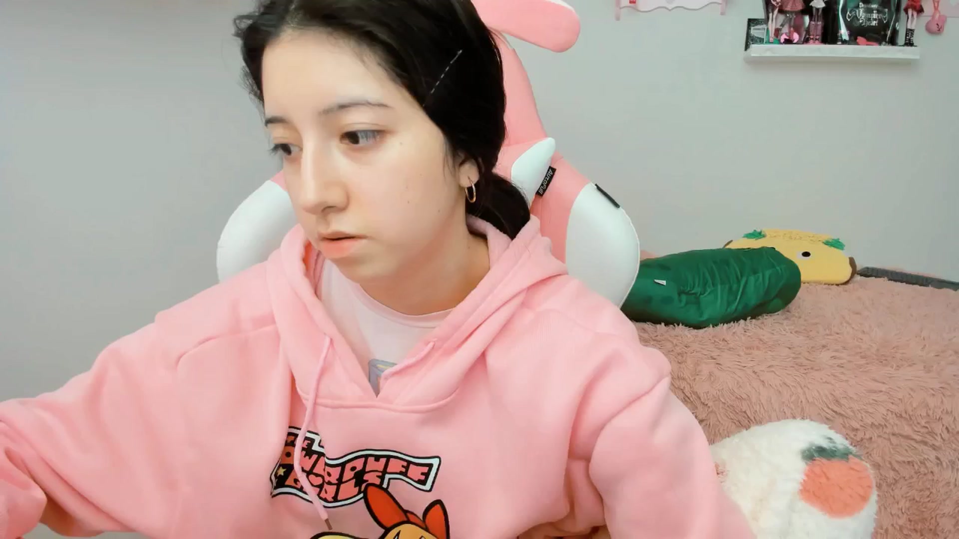 Gallery image thumbnail from Cherrycute666's myfreecams stream on, 01/13/2025, 22:32 image 7 of 20