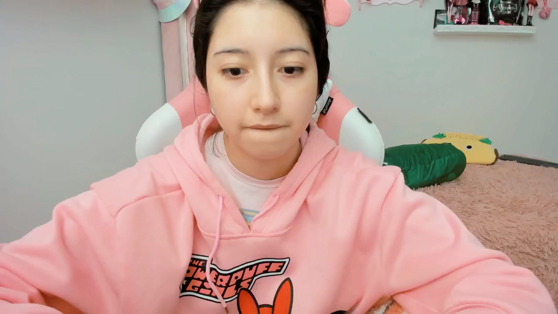 Gallery image thumbnail from Cherrycute666's myfreecams stream on, 01/13/2025, 22:32 image 4 of 20