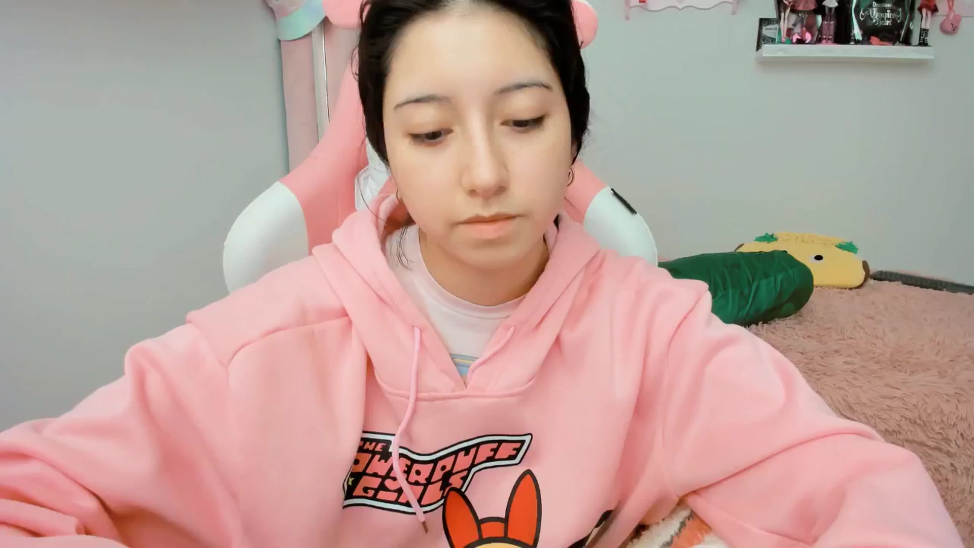 Gallery image thumbnail from Cherrycute666's myfreecams stream on, 01/13/2025, 22:32 image 3 of 20