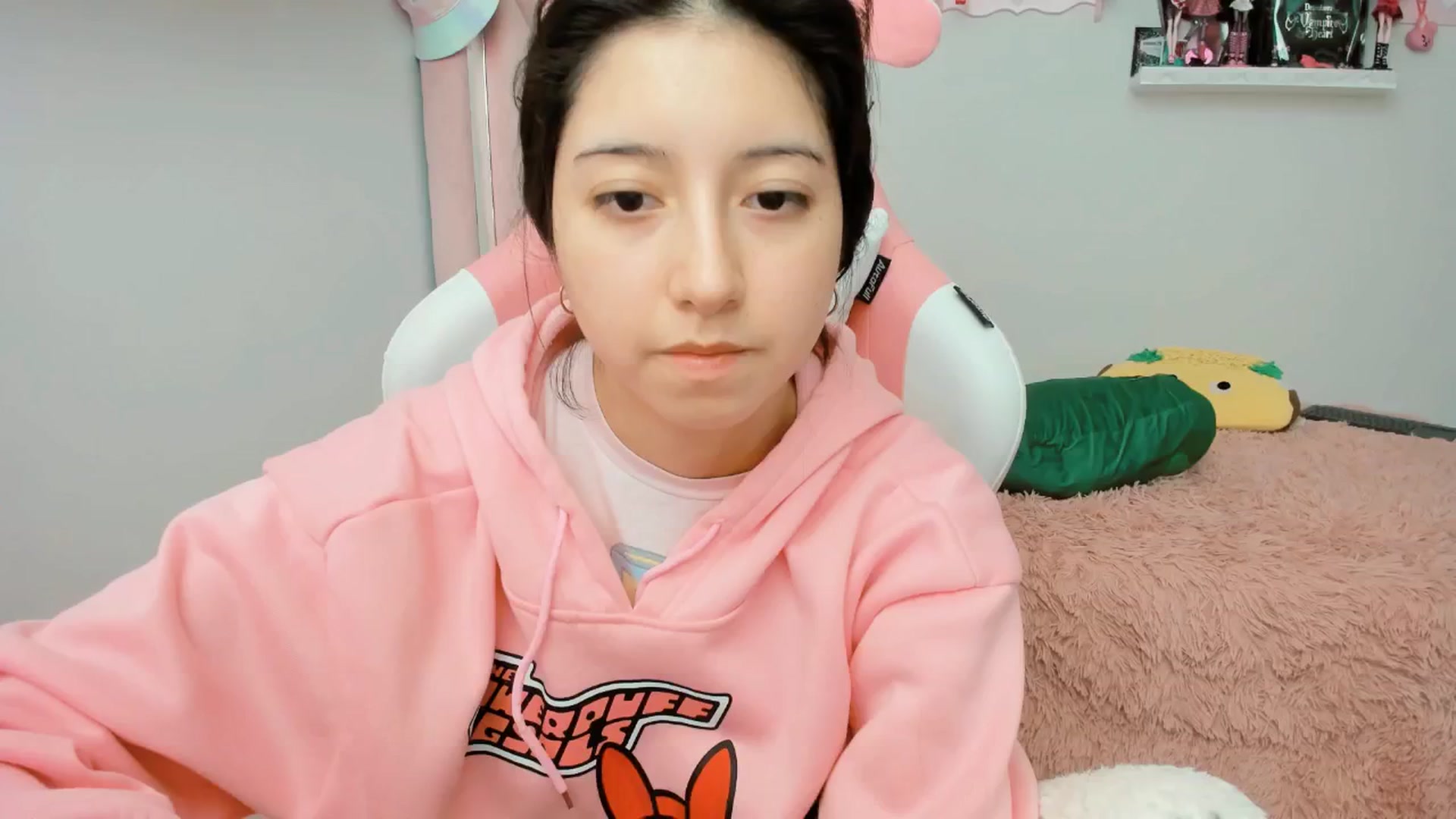 Gallery image thumbnail from Cherrycute666's myfreecams stream on, 01/13/2025, 22:32 image 6 of 20