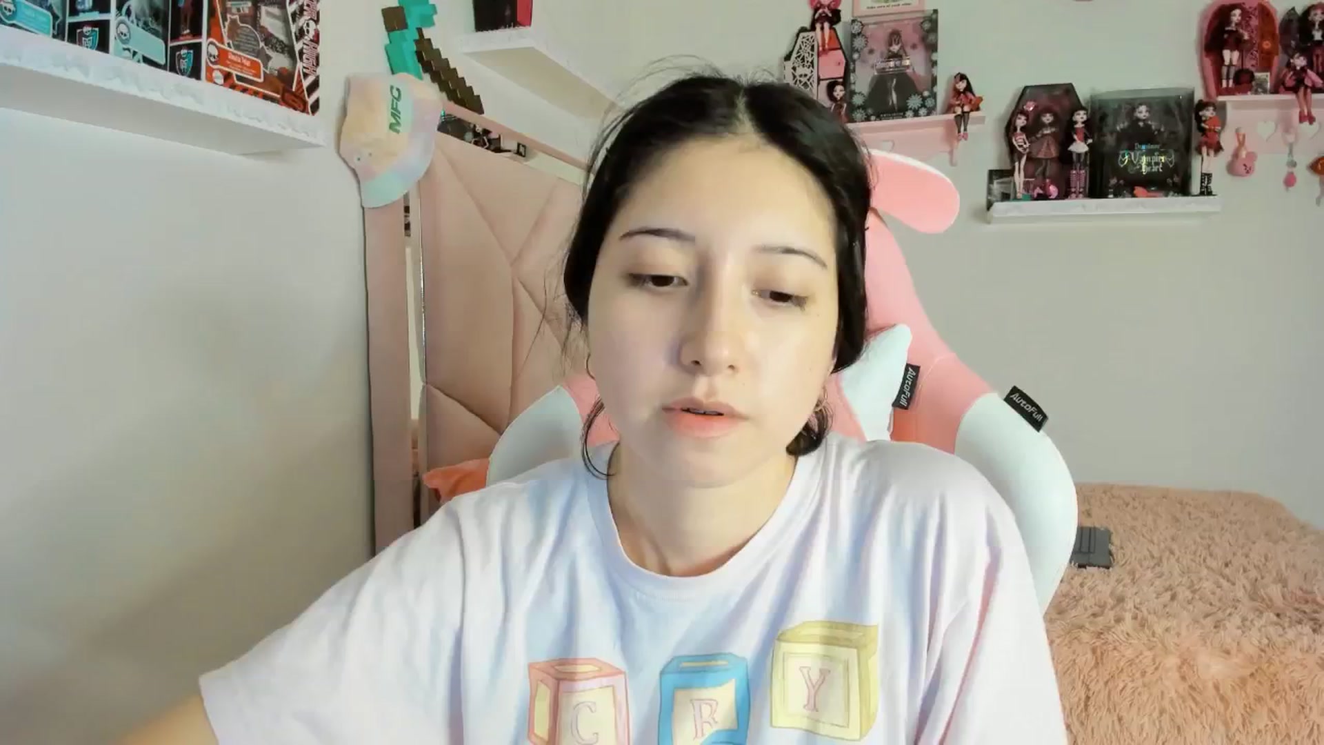 Gallery image thumbnail from Cherrycute666's myfreecams stream on, 01/14/2025, 07:07 image 19 of 20