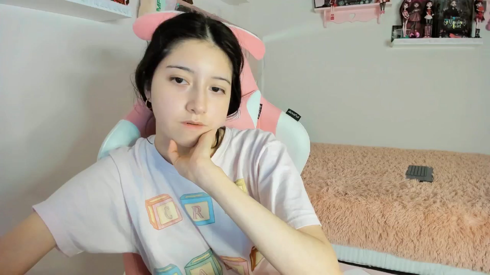 Gallery image thumbnail from Cherrycute666's myfreecams stream on, 01/14/2025, 07:07 image 12 of 20