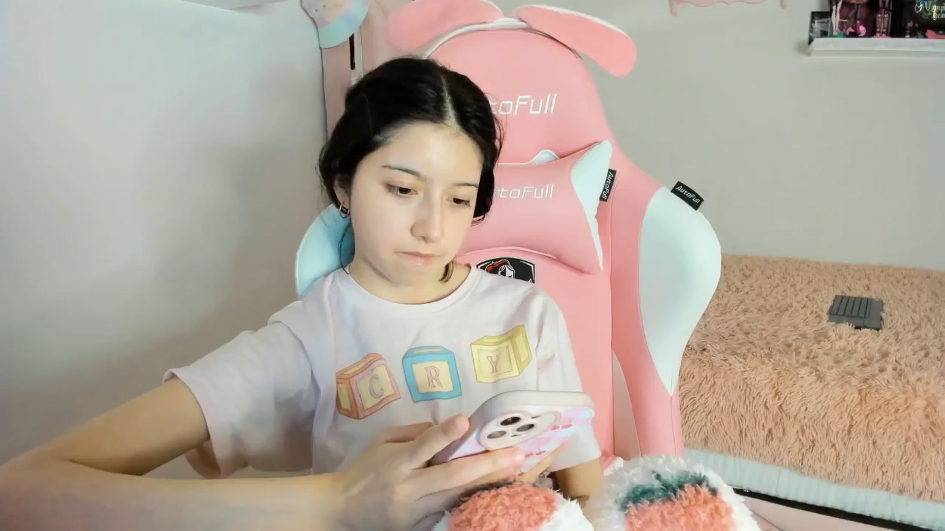 Gallery image thumbnail from Cherrycute666's myfreecams stream on, 01/14/2025, 07:07 image 10 of 20