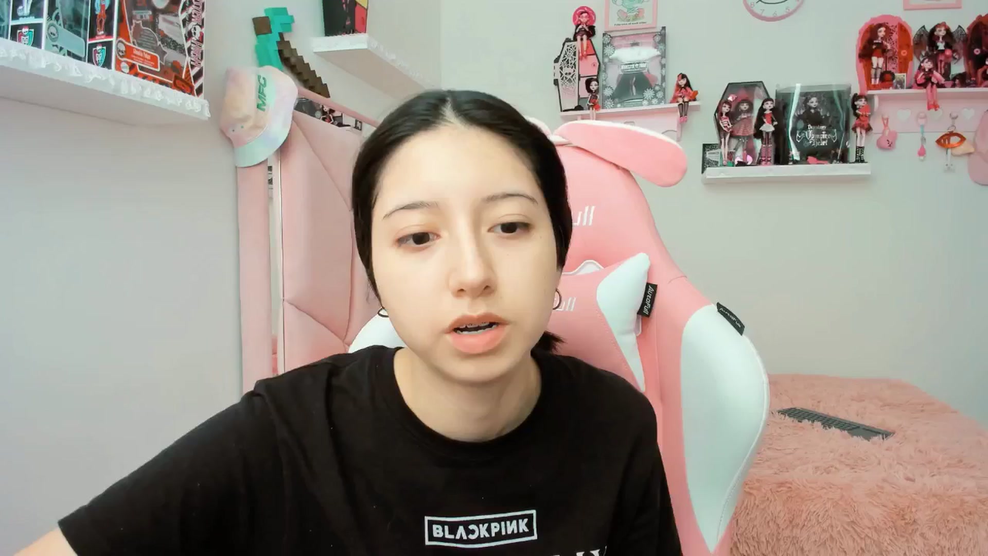 Gallery image thumbnail from Cherrycute666's myfreecams stream on, 01/14/2025, 19:10 image 6 of 20