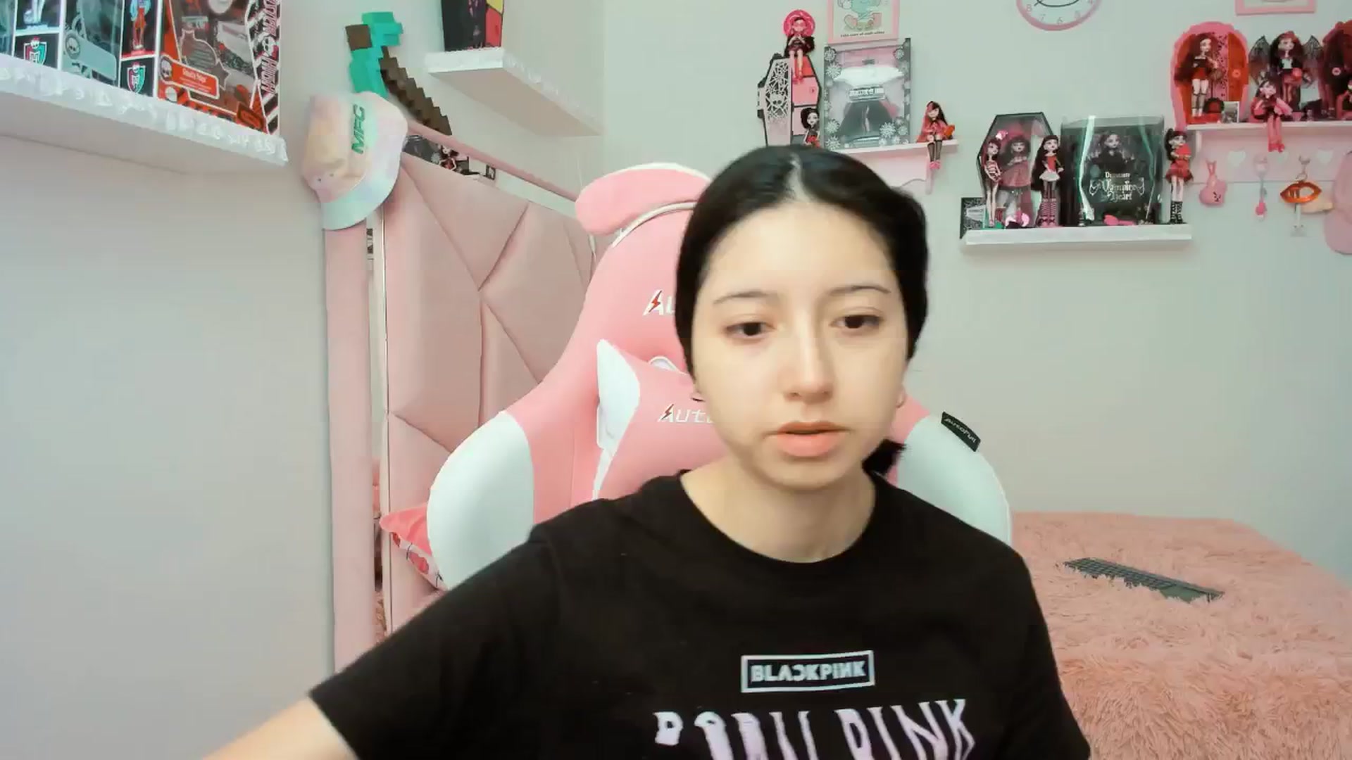 Gallery image thumbnail from Cherrycute666's myfreecams stream on, 01/14/2025, 19:10 image 3 of 20