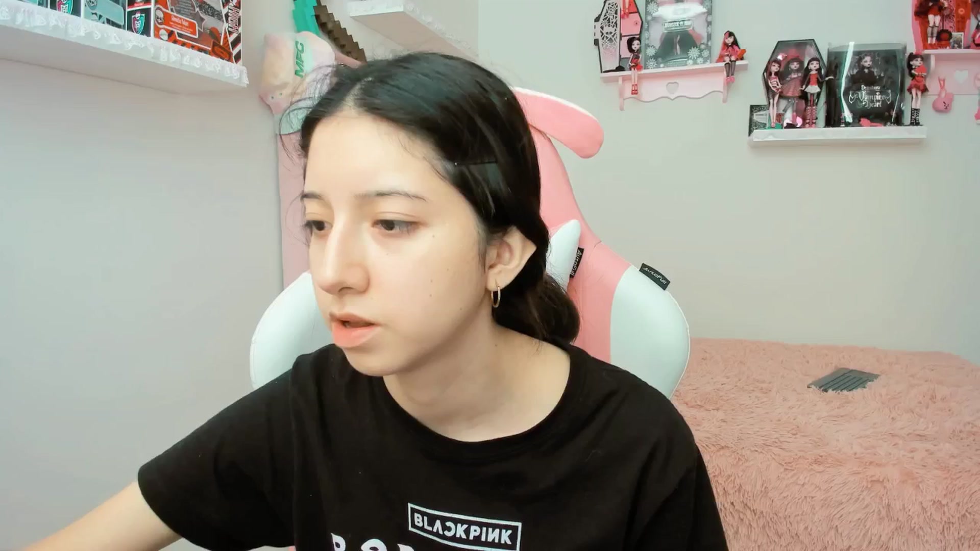 Gallery image thumbnail from Cherrycute666's myfreecams stream on, 01/14/2025, 21:48 image 12 of 20