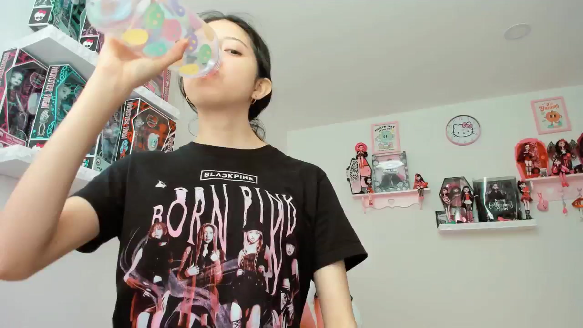Gallery image thumbnail from Cherrycute666's myfreecams stream on, 01/14/2025, 21:48 image 18 of 20