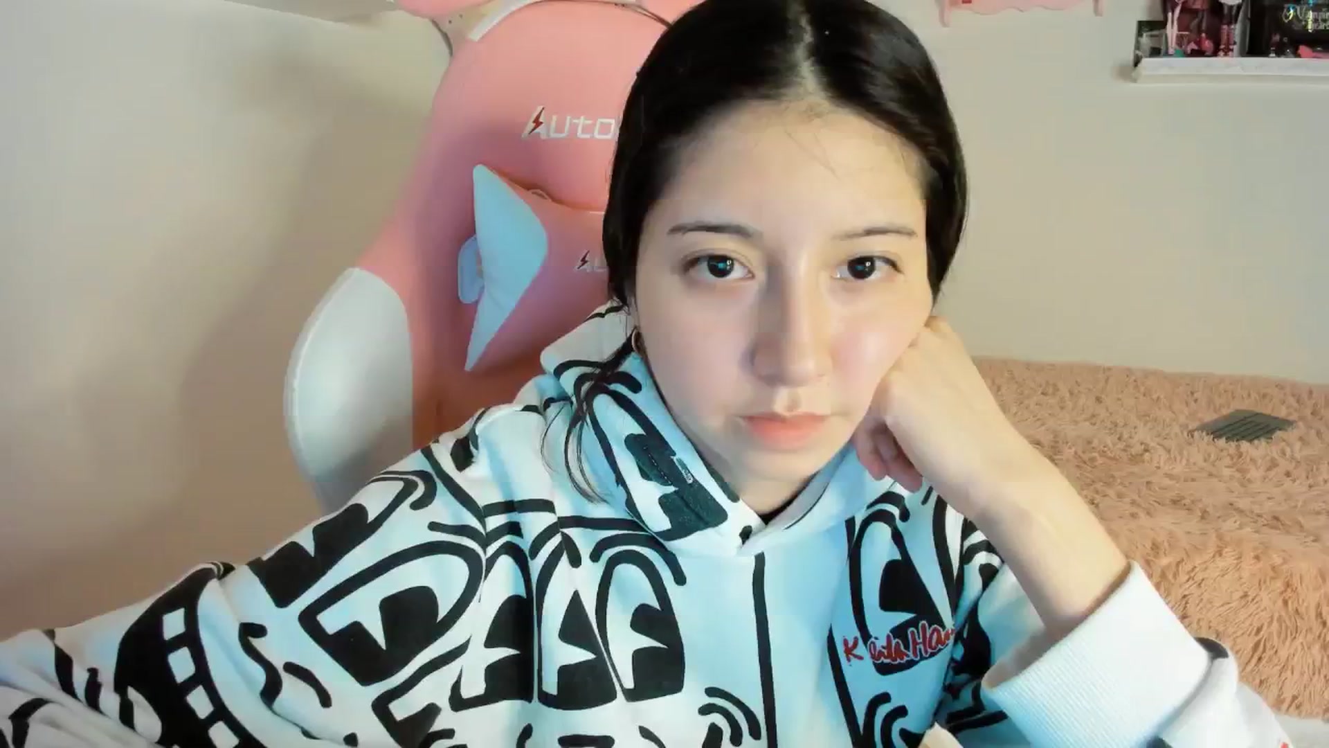 Gallery image thumbnail from Cherrycute666's myfreecams stream on, 01/15/2025, 05:36 image 16 of 20