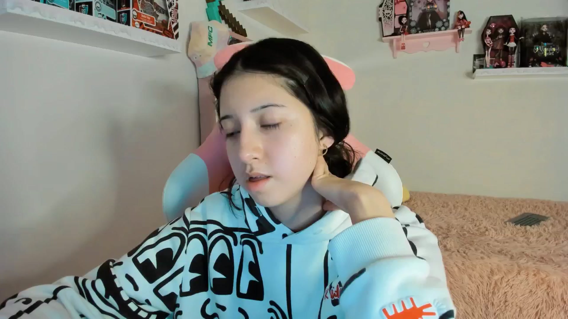 Gallery image thumbnail from Cherrycute666's myfreecams stream on, 01/15/2025, 05:36 image 8 of 20