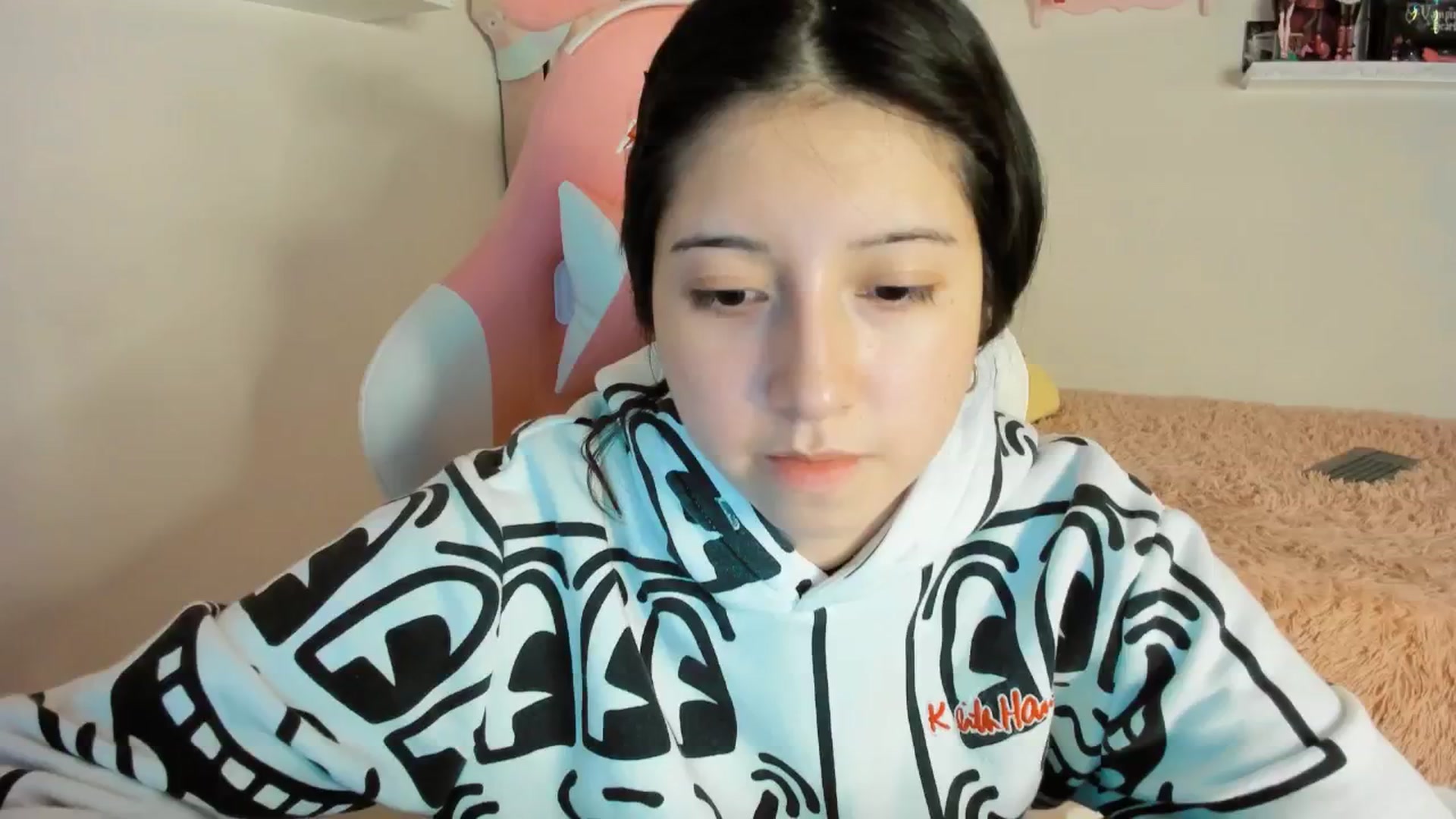 Gallery image thumbnail from Cherrycute666's myfreecams stream on, 01/15/2025, 05:36 image 17 of 20