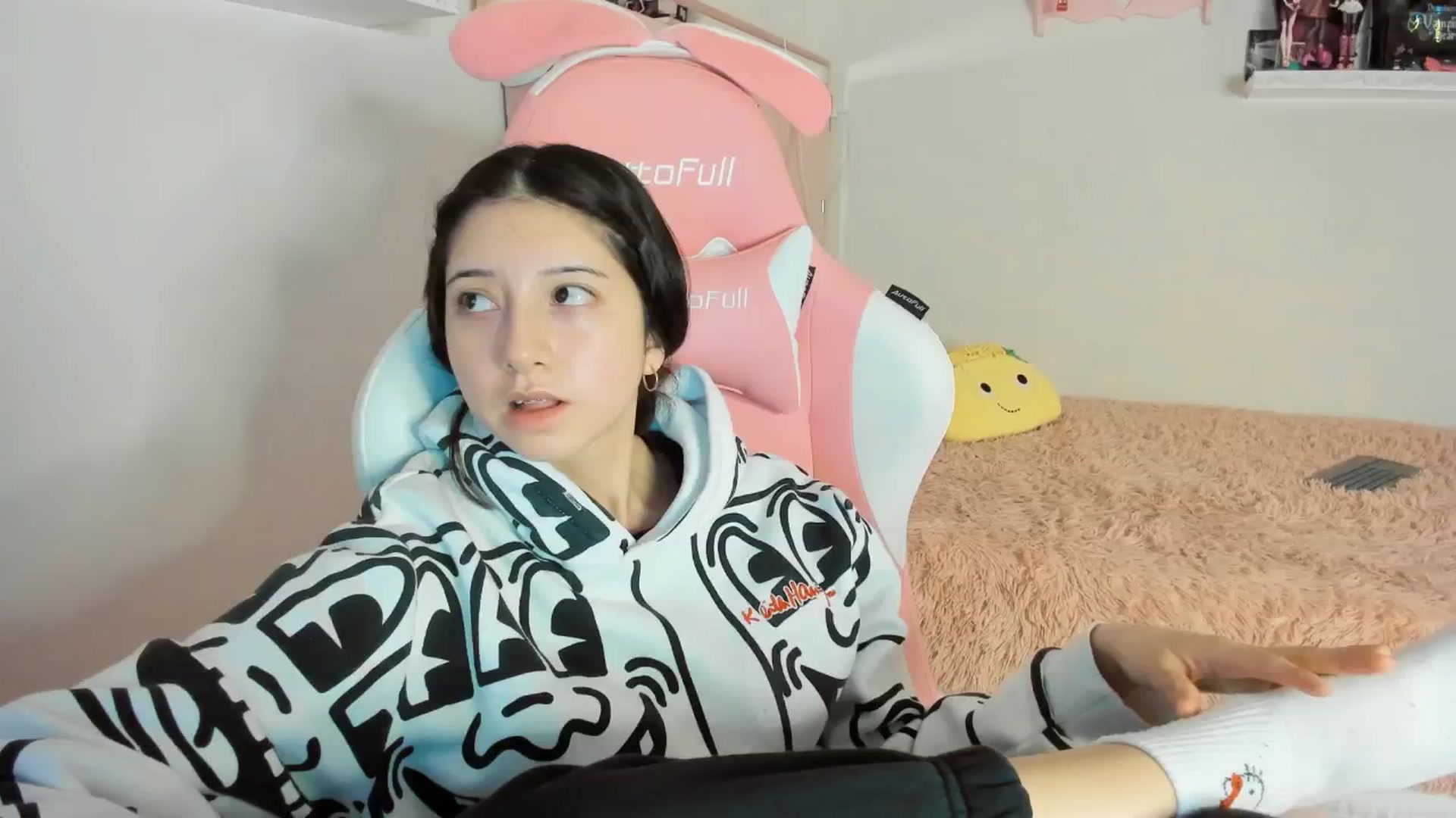 Gallery image thumbnail from Cherrycute666's myfreecams stream on, 01/15/2025, 05:36 image 10 of 20