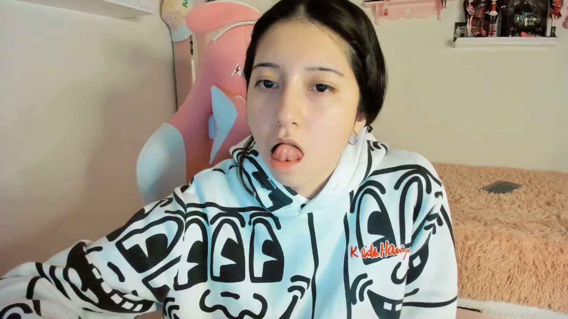 Gallery image thumbnail from Cherrycute666's myfreecams stream on, 01/15/2025, 05:36 image 4 of 20