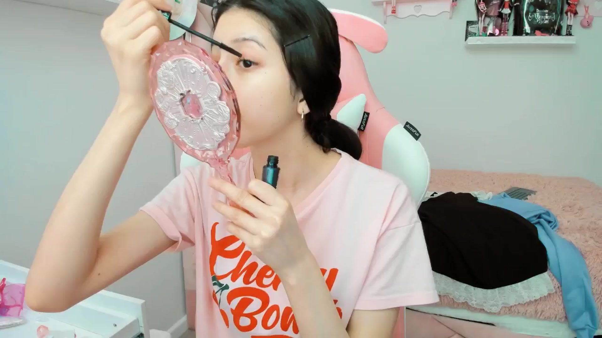 Gallery image thumbnail from Cherrycute666's myfreecams stream on, 01/15/2025, 23:07 image 16 of 20
