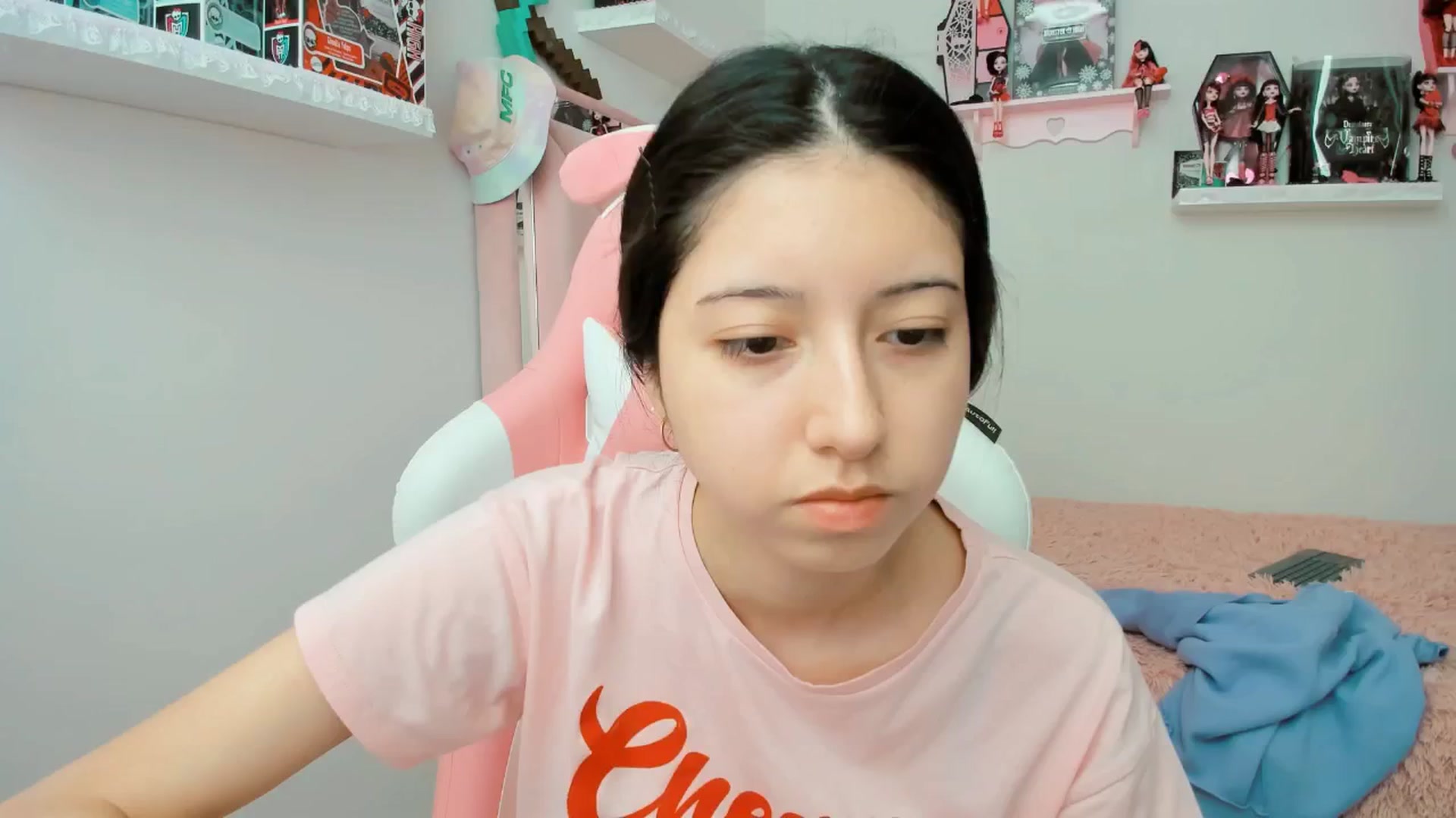 Gallery image thumbnail from Cherrycute666's myfreecams stream on, 01/15/2025, 23:07 image 3 of 20