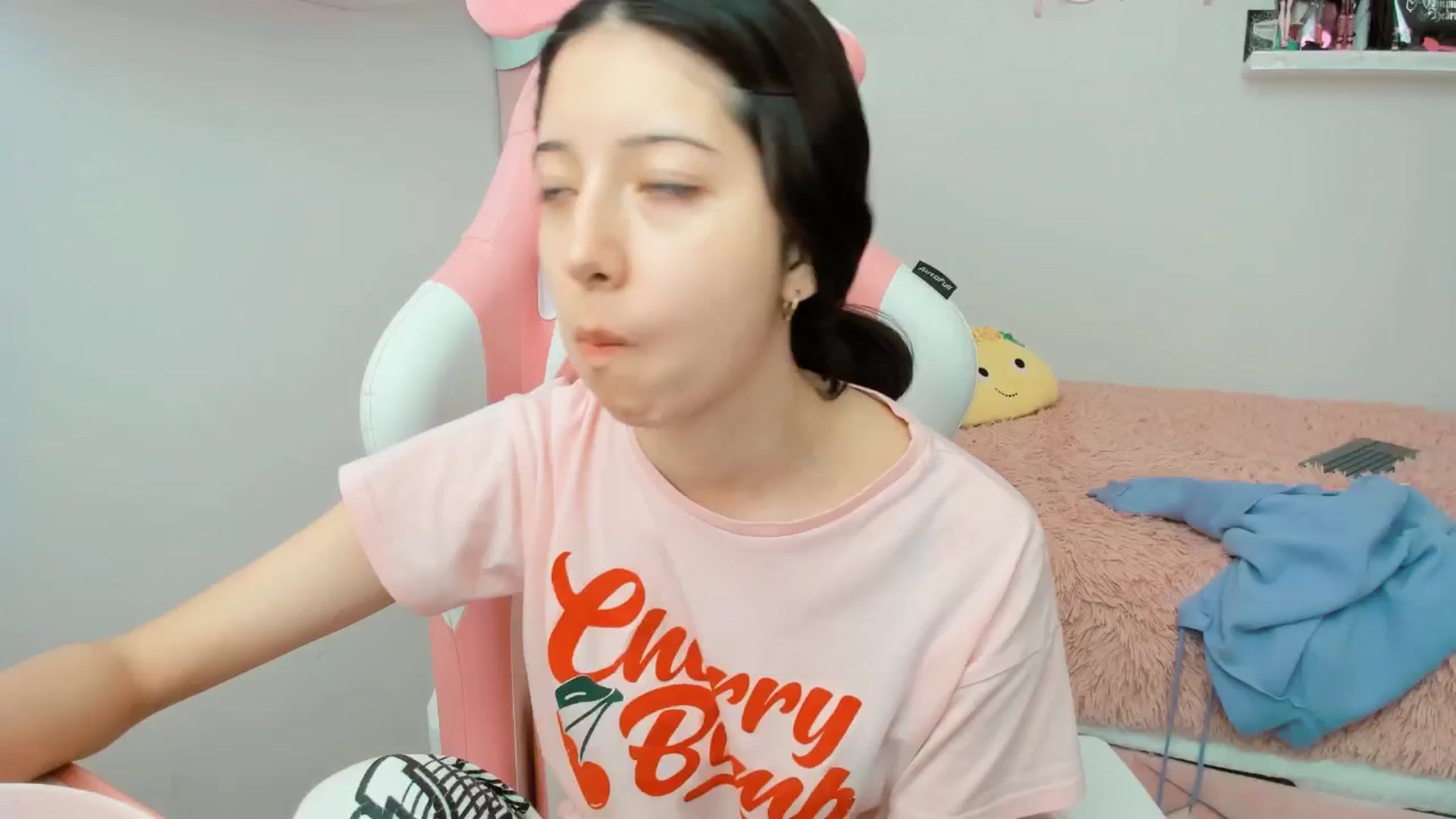 Gallery image thumbnail from Cherrycute666's myfreecams stream on, 01/15/2025, 23:07 image 2 of 20
