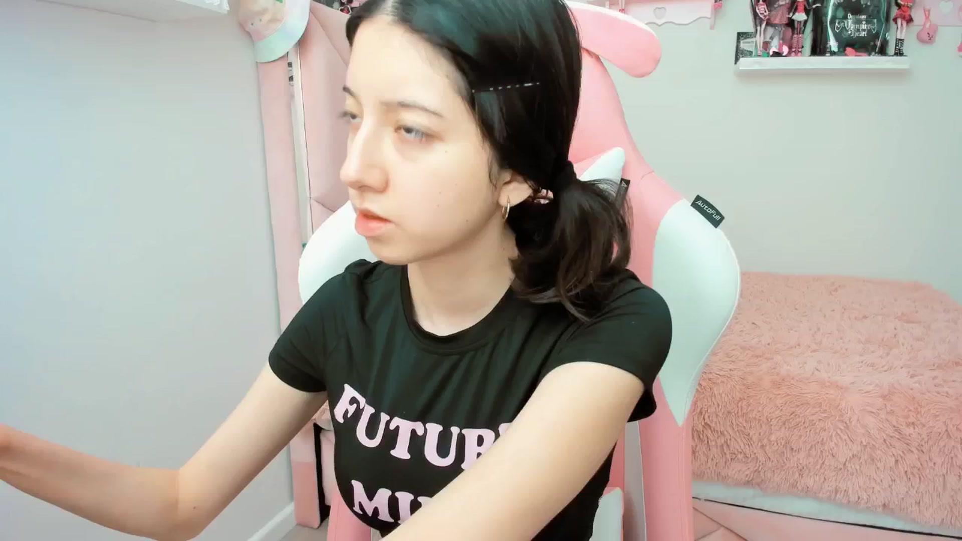 Gallery image thumbnail from Cherrycute666's myfreecams stream on, 01/16/2025, 19:49 image 14 of 20