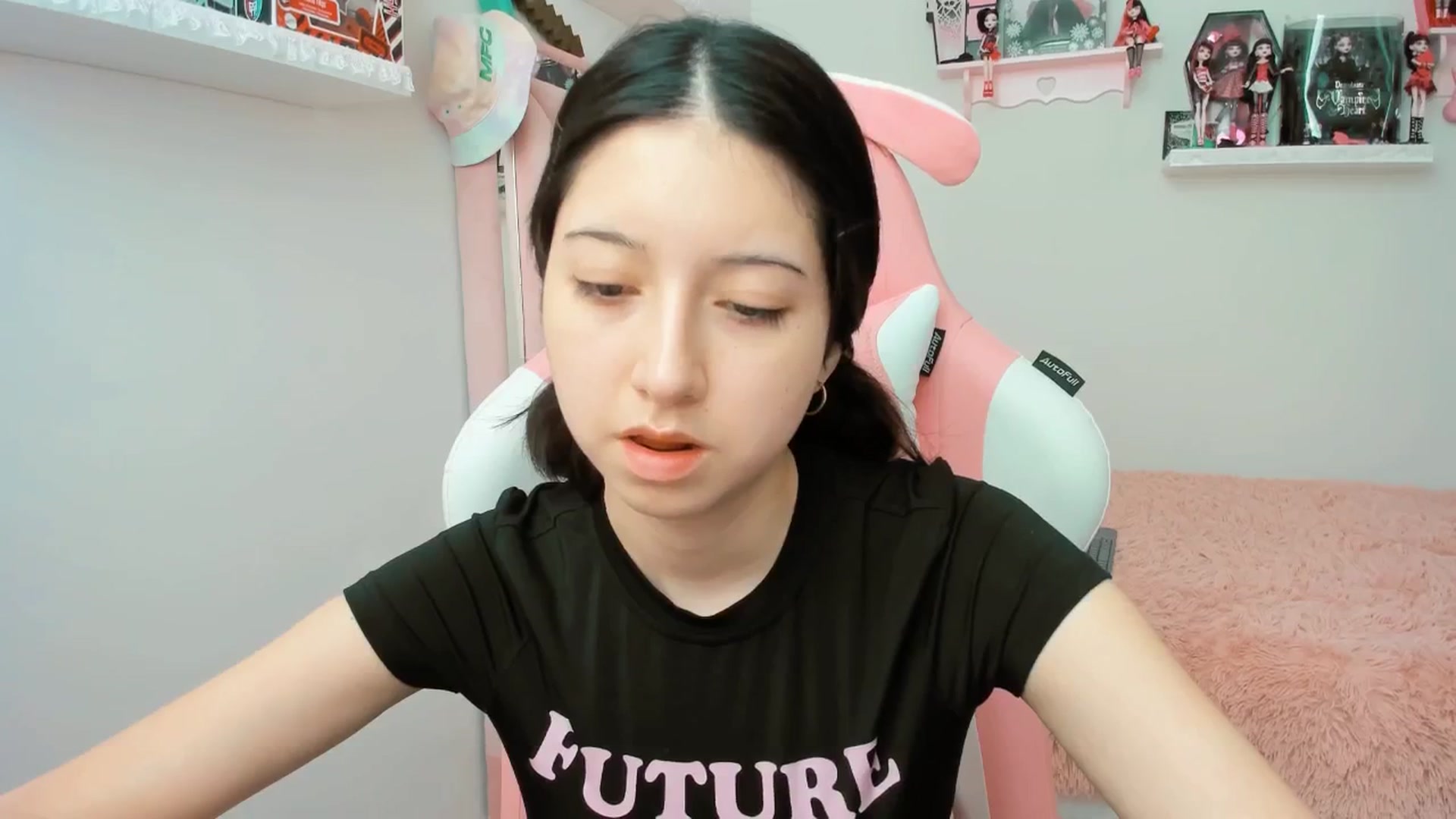 Gallery image thumbnail from Cherrycute666's myfreecams stream on, 01/16/2025, 19:49 image 15 of 20