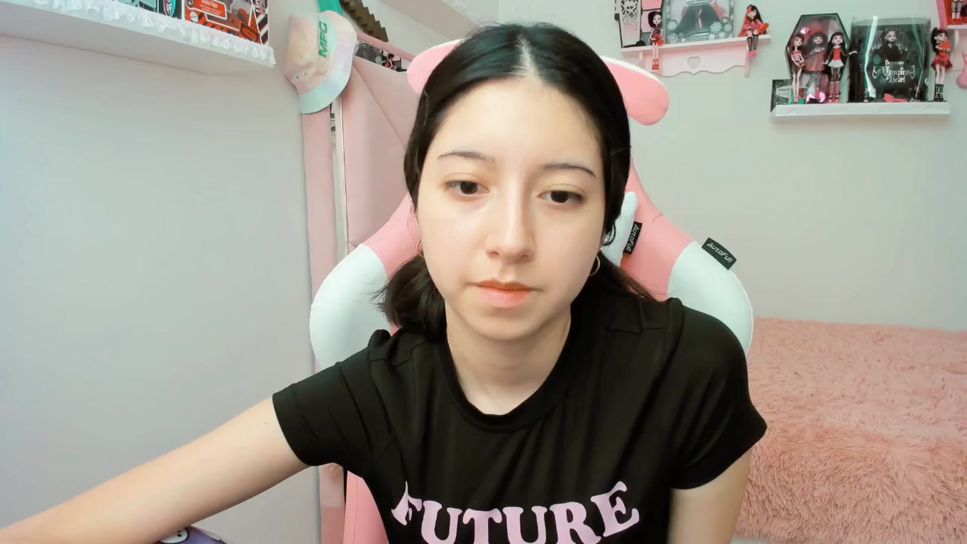 Gallery image thumbnail from Cherrycute666's myfreecams stream on, 01/16/2025, 19:49 image 20 of 20