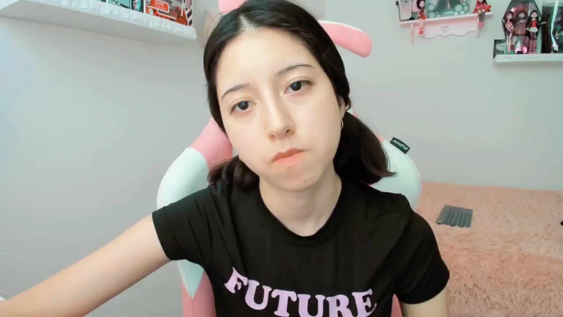 Gallery image thumbnail from Cherrycute666's myfreecams stream on, 01/16/2025, 22:14 image 20 of 20