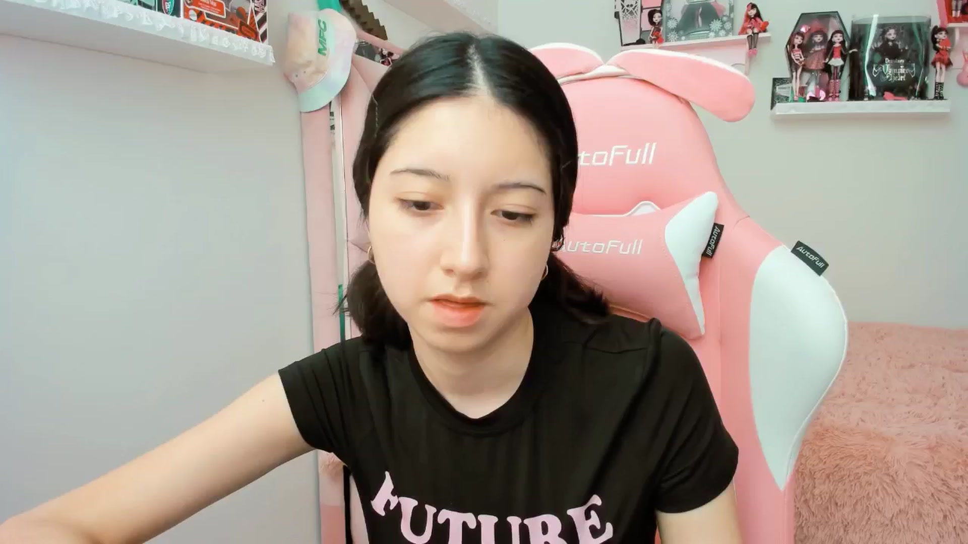Gallery image thumbnail from Cherrycute666's myfreecams stream on, 01/16/2025, 22:14 image 1 of 20