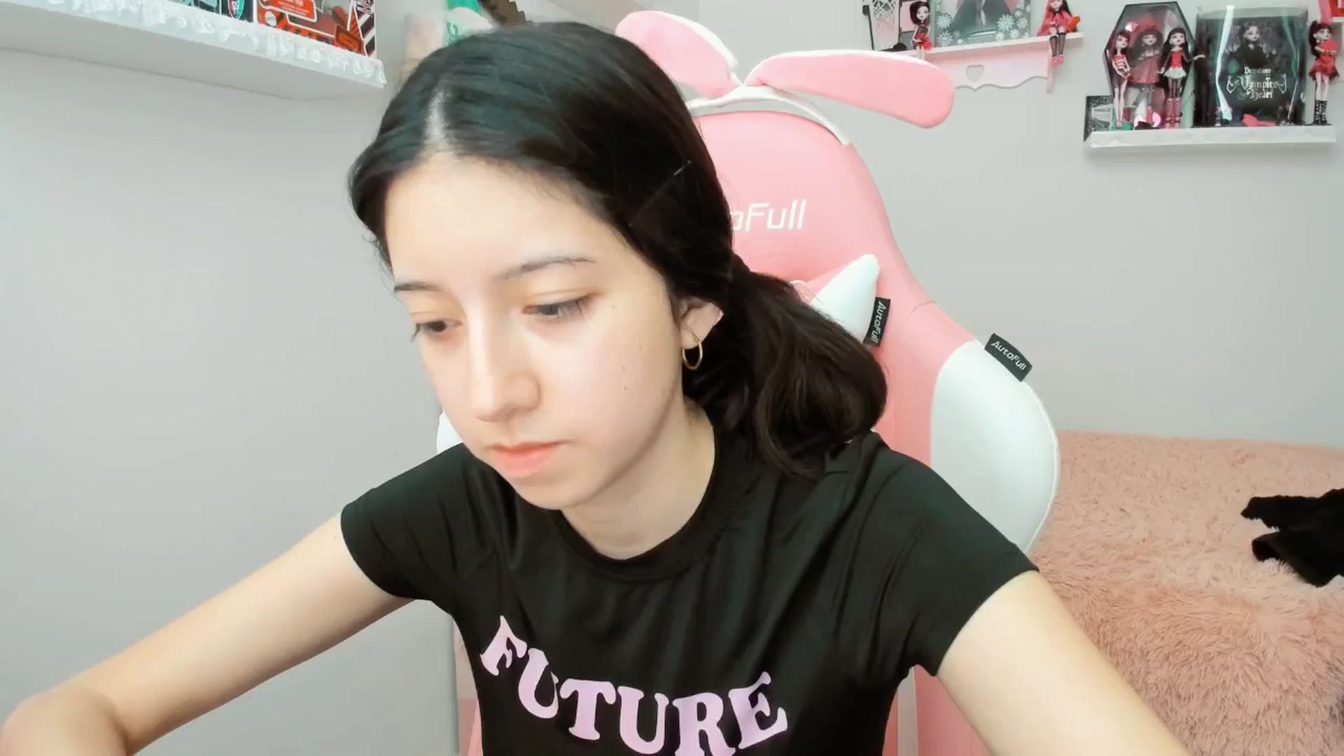 Gallery image thumbnail from Cherrycute666's myfreecams stream on, 01/16/2025, 23:27 image 1 of 20