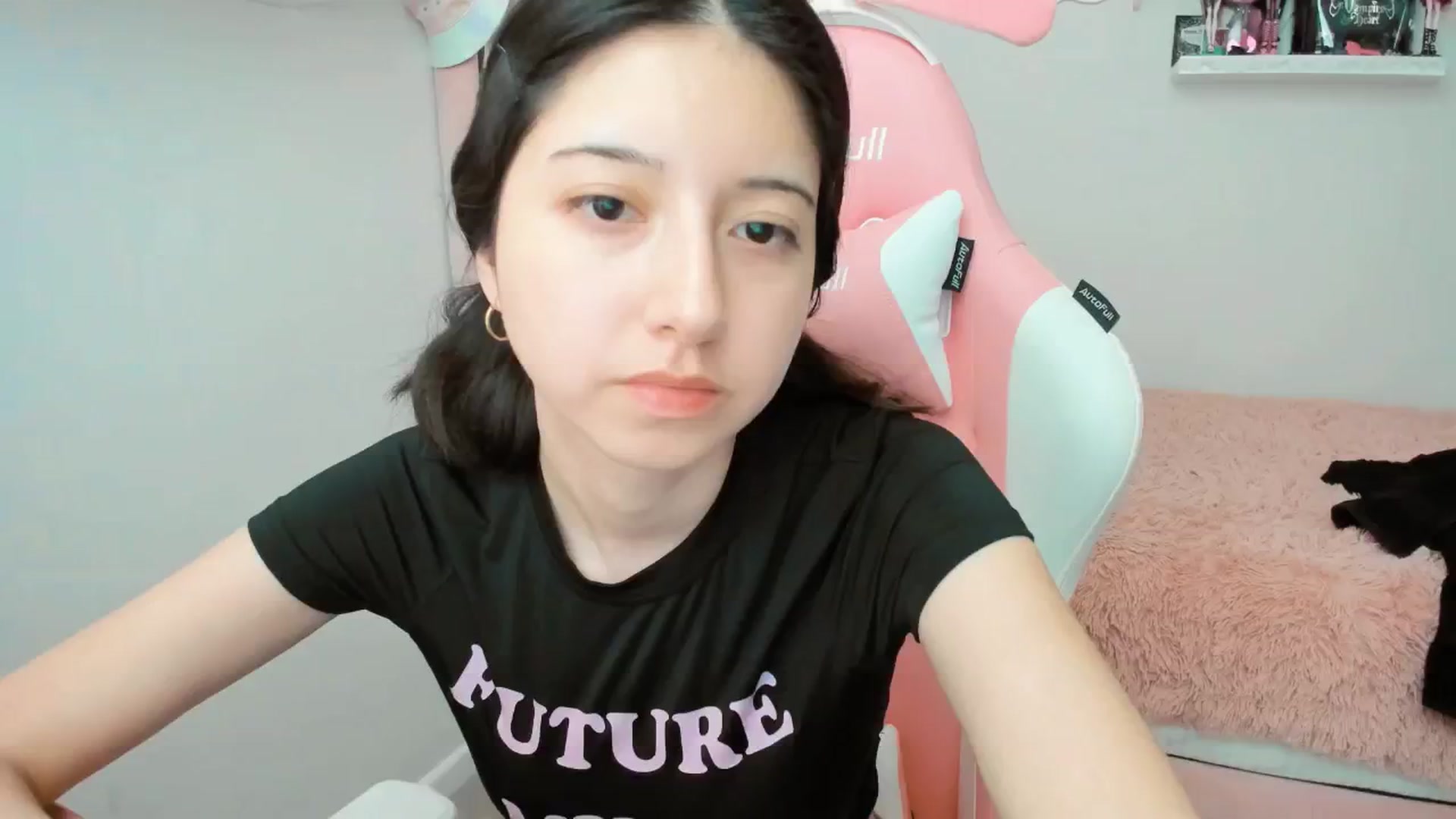Gallery image thumbnail from Cherrycute666's myfreecams stream on, 01/16/2025, 23:27 image 6 of 20