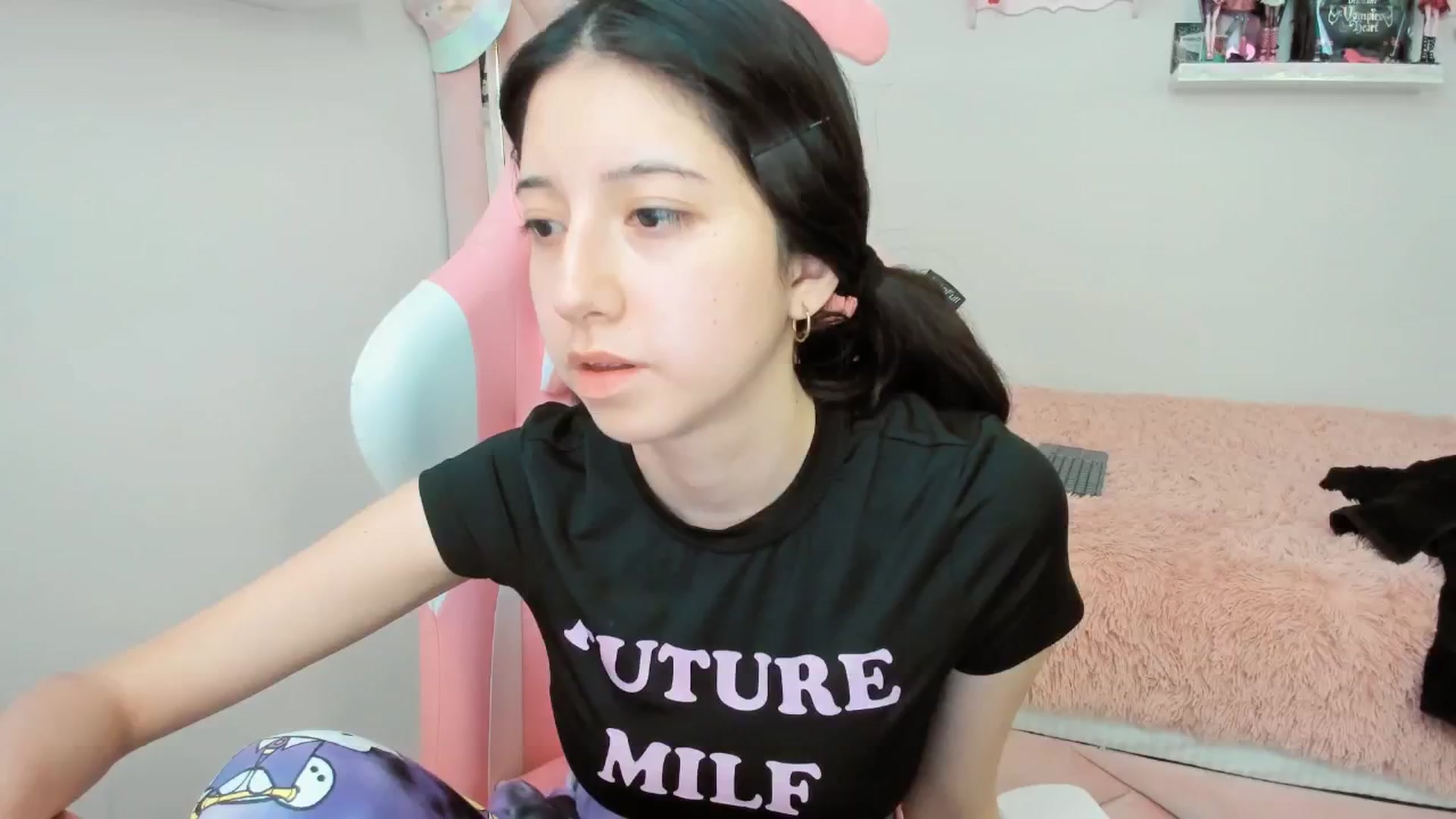 Gallery image thumbnail from Cherrycute666's myfreecams stream on, 01/16/2025, 23:27 image 11 of 20