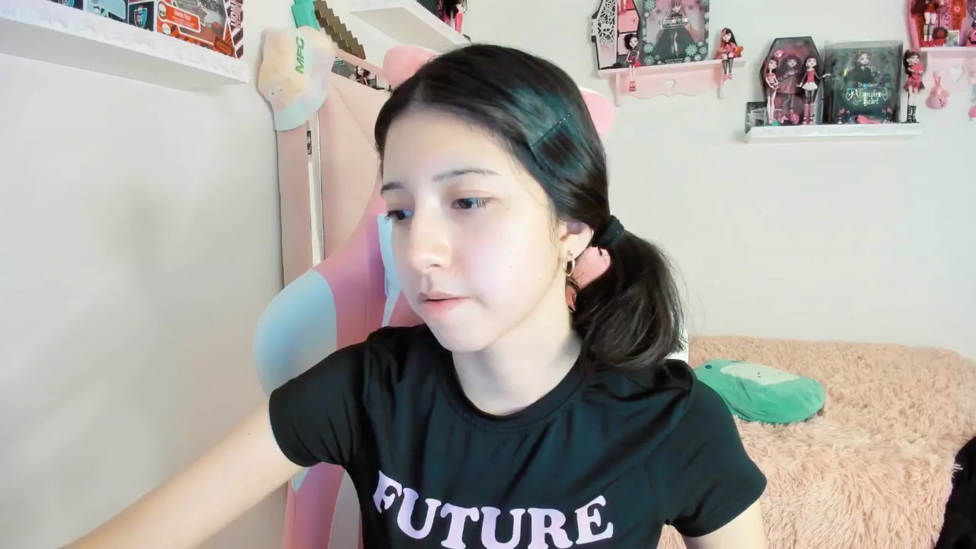 Gallery image thumbnail from Cherrycute666's myfreecams stream on, 01/17/2025, 07:01 image 8 of 20