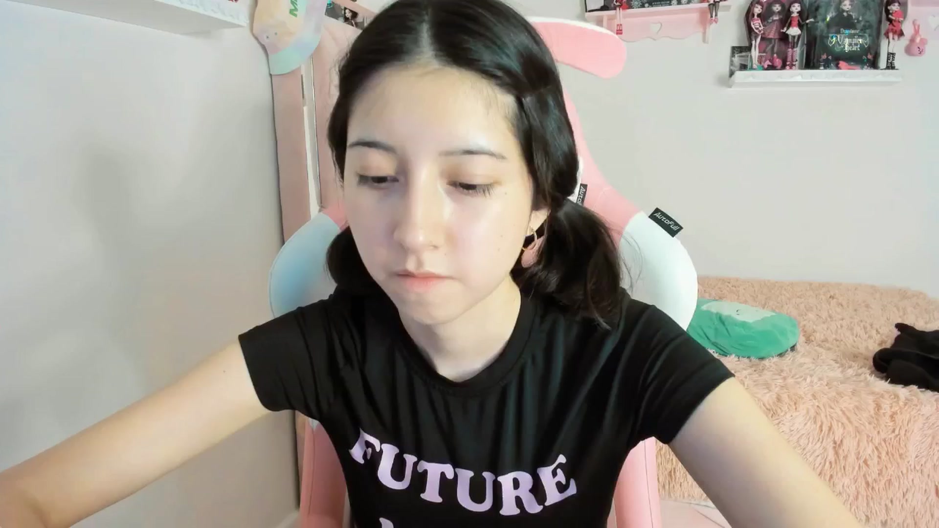 Gallery image thumbnail from Cherrycute666's myfreecams stream on, 01/17/2025, 07:01 image 13 of 20