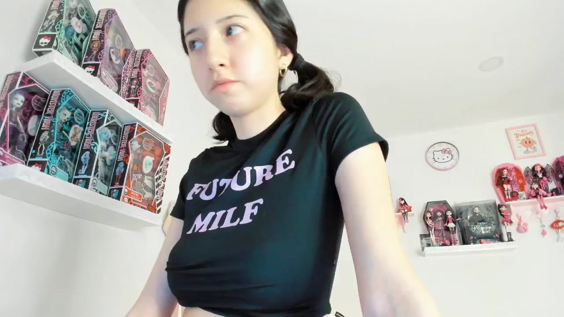 Gallery image thumbnail from Cherrycute666's myfreecams stream on, 01/17/2025, 07:01 image 9 of 20