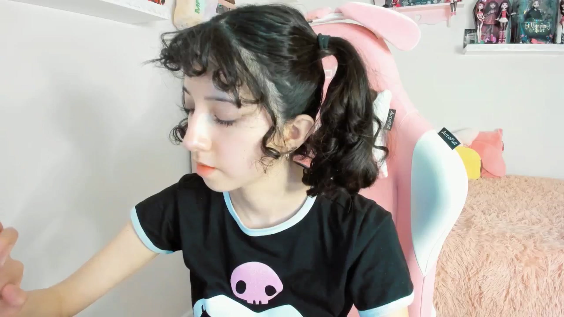 Gallery image thumbnail from Cherrycute666's myfreecams stream on, 01/18/2025, 24:09 image 19 of 20