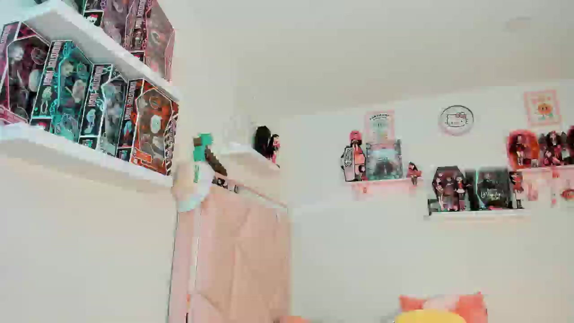 Gallery image thumbnail from Cherrycute666's myfreecams stream on, 01/18/2025, 24:09 image 4 of 20