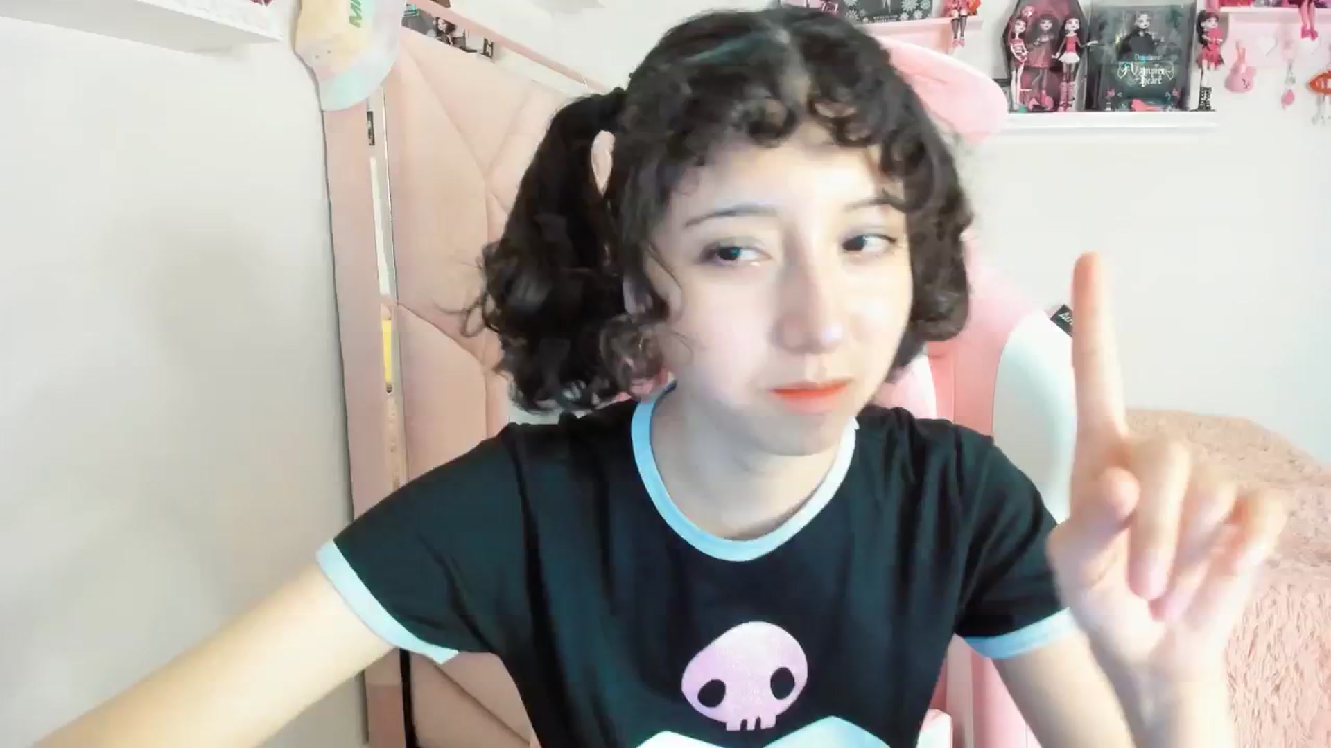Gallery image thumbnail from Cherrycute666's myfreecams stream on, 01/18/2025, 24:48 image 14 of 20