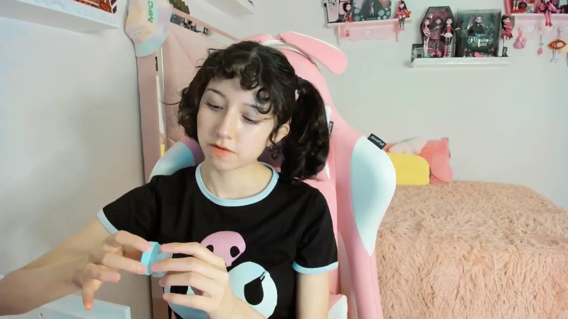 Gallery image thumbnail from Cherrycute666's myfreecams stream on, 01/18/2025, 03:00 image 5 of 20