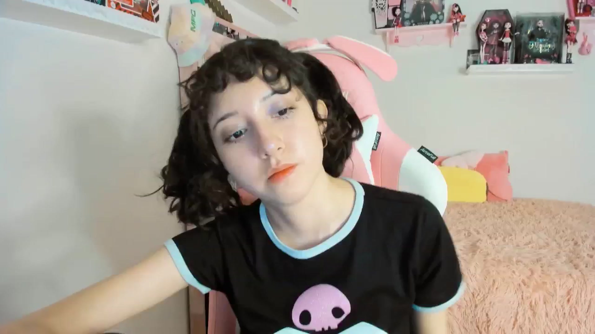 Gallery image thumbnail from Cherrycute666's myfreecams stream on, 01/18/2025, 03:00 image 7 of 20