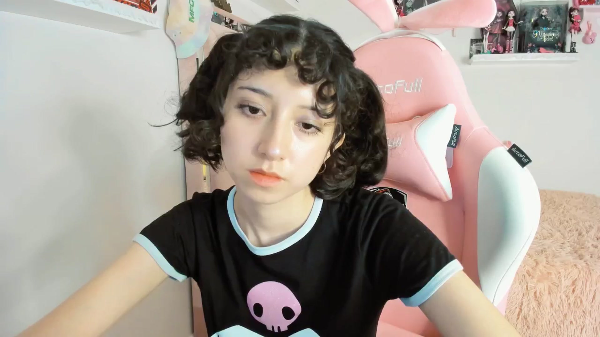 Gallery image thumbnail from Cherrycute666's myfreecams stream on, 01/18/2025, 03:00 image 18 of 20