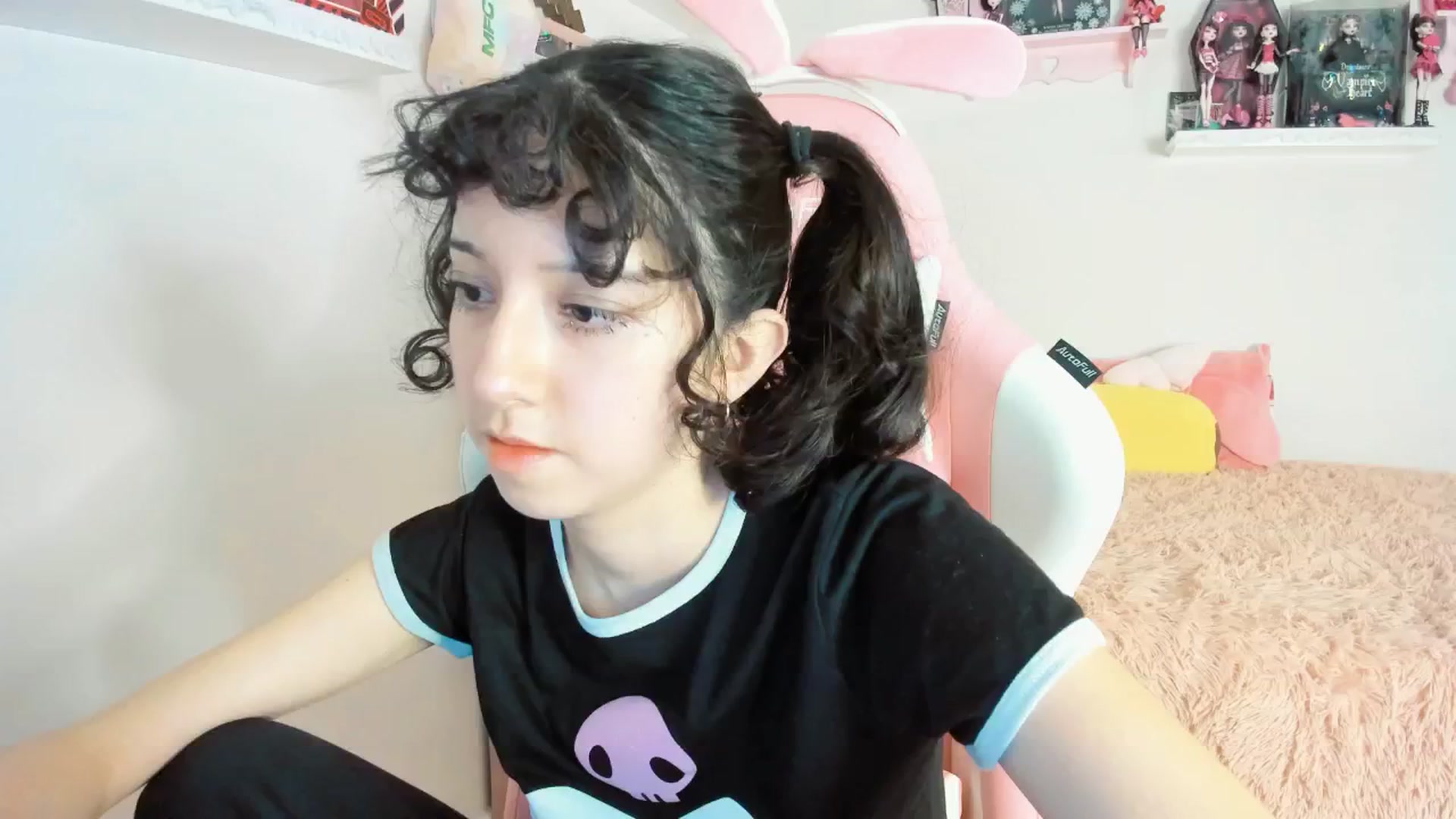 Gallery image thumbnail from Cherrycute666's myfreecams stream on, 01/18/2025, 03:57 image 12 of 20