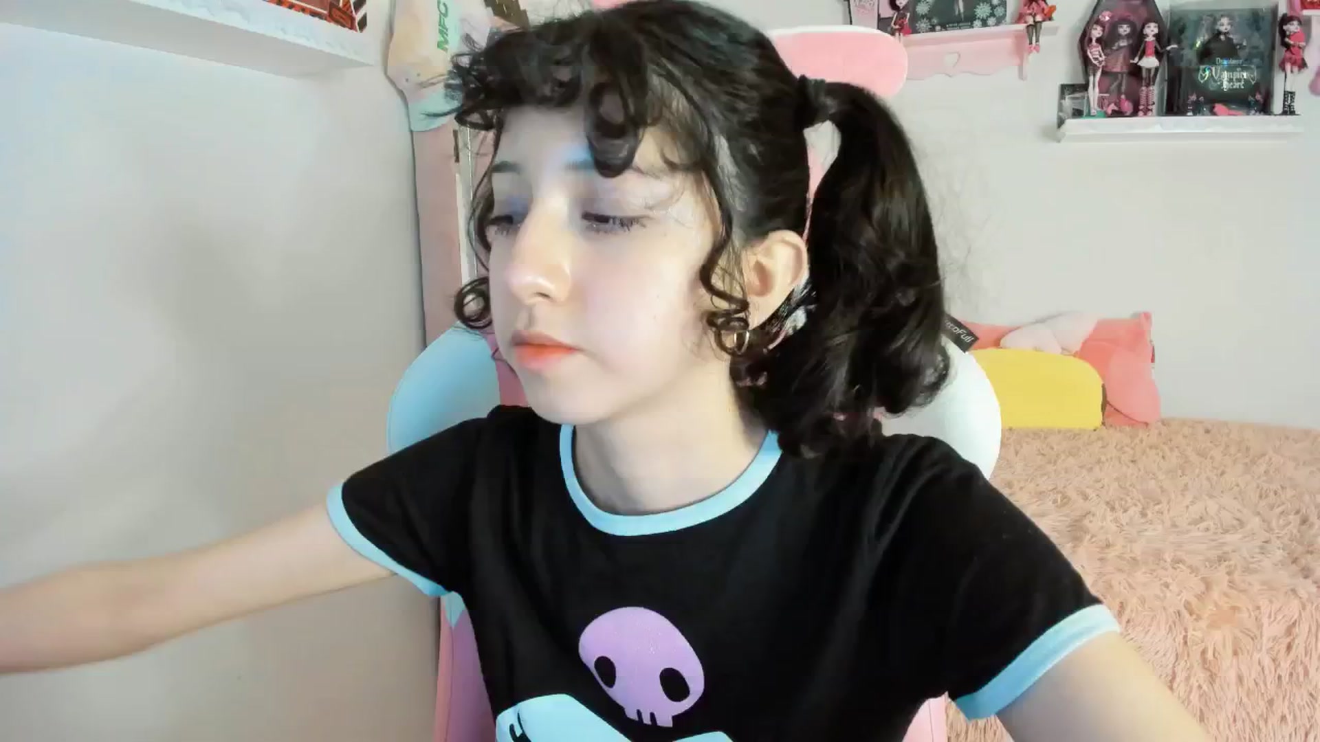 Gallery image thumbnail from Cherrycute666's myfreecams stream on, 01/18/2025, 03:57 image 19 of 20