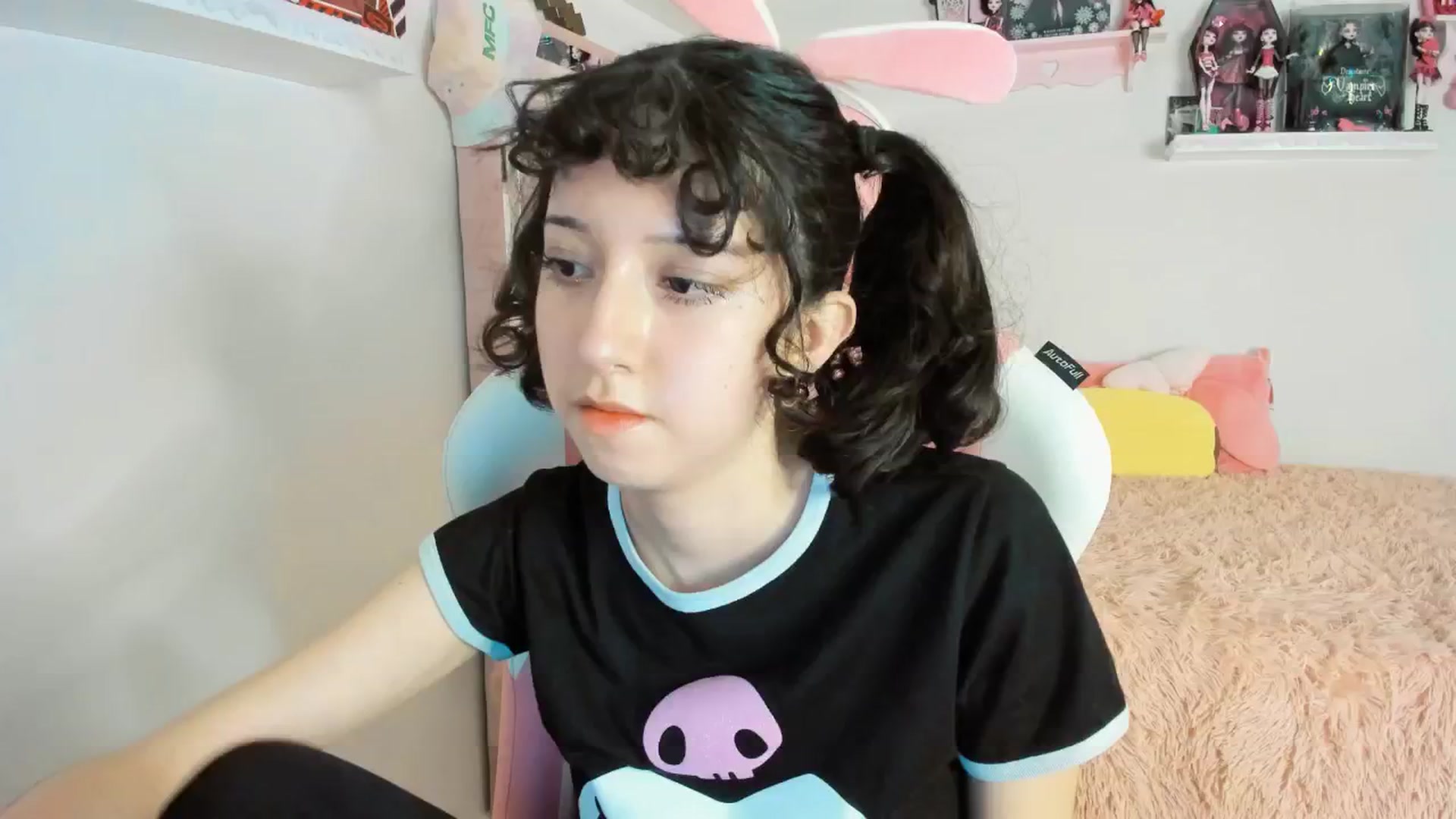 Gallery image thumbnail from Cherrycute666's myfreecams stream on, 01/18/2025, 03:57 image 10 of 20