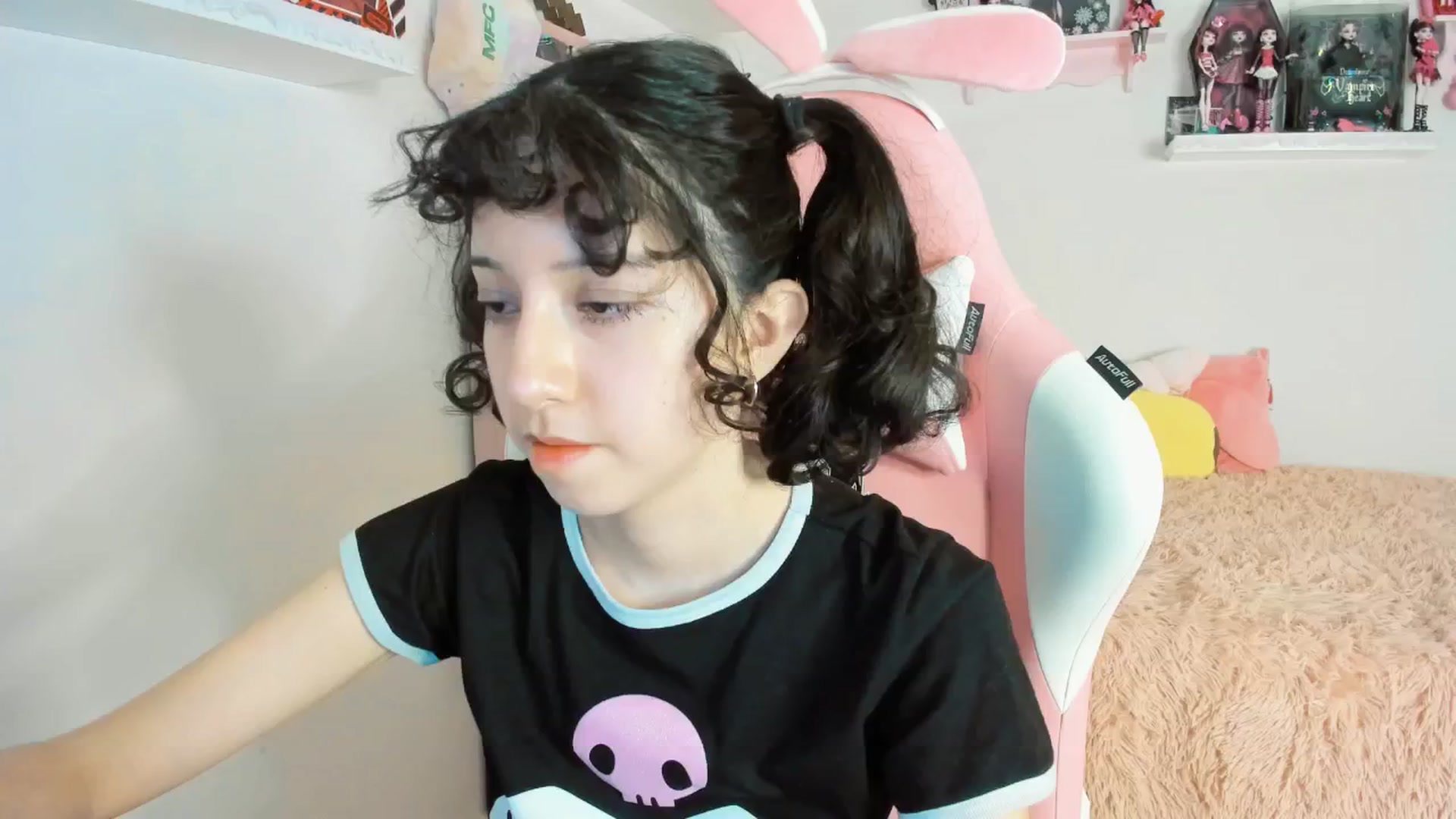 Gallery image thumbnail from Cherrycute666's myfreecams stream on, 01/18/2025, 03:57 image 5 of 20