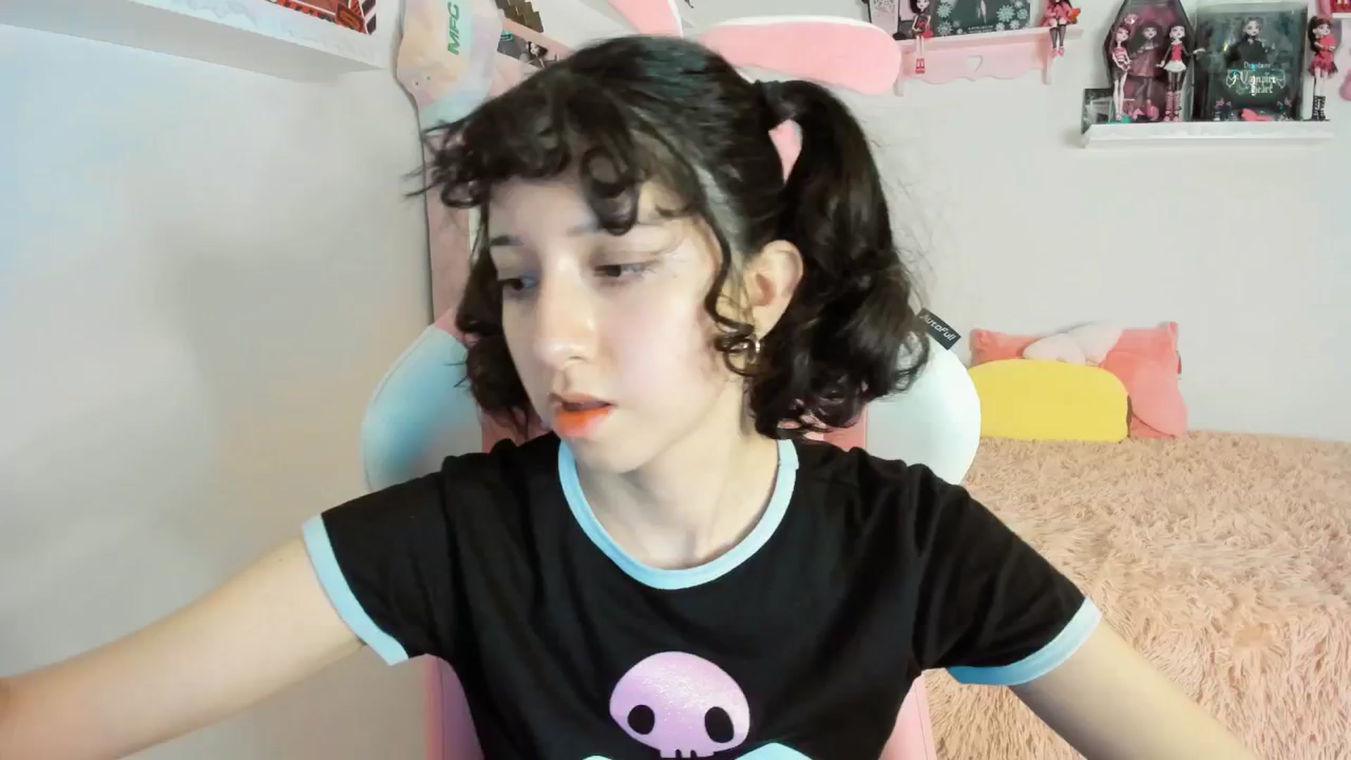 Gallery image thumbnail from Cherrycute666's myfreecams stream on, 01/18/2025, 03:57 image 7 of 20