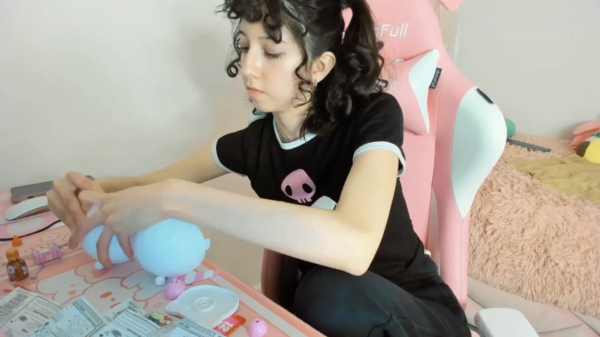 Gallery image thumbnail from Cherrycute666's myfreecams stream on, 01/18/2025, 11:17 image 12 of 20